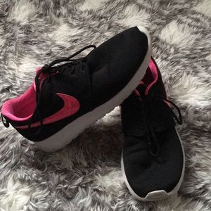 Roshe runs